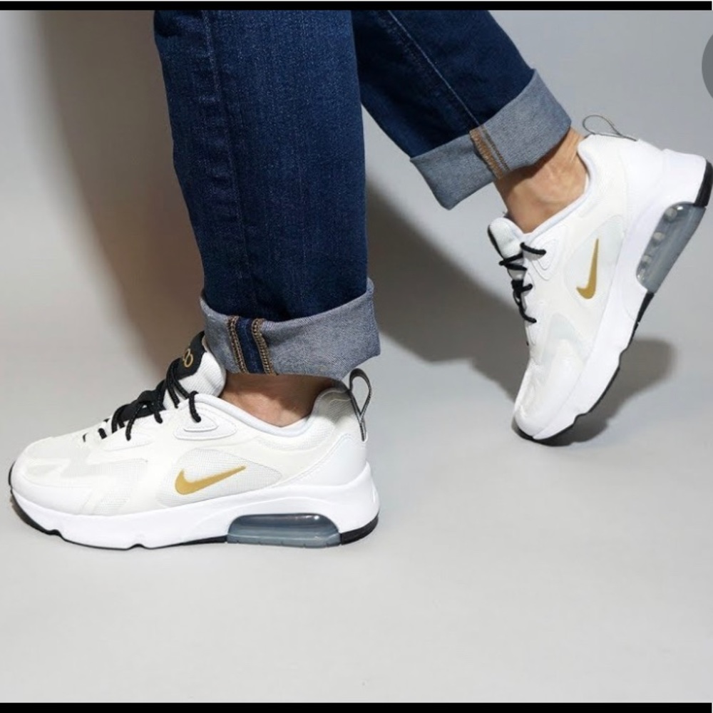 Nike Women's Air Max 200